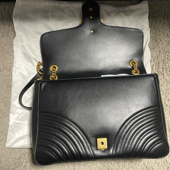 Gucci Marmont Bag - Picture 6 of 11